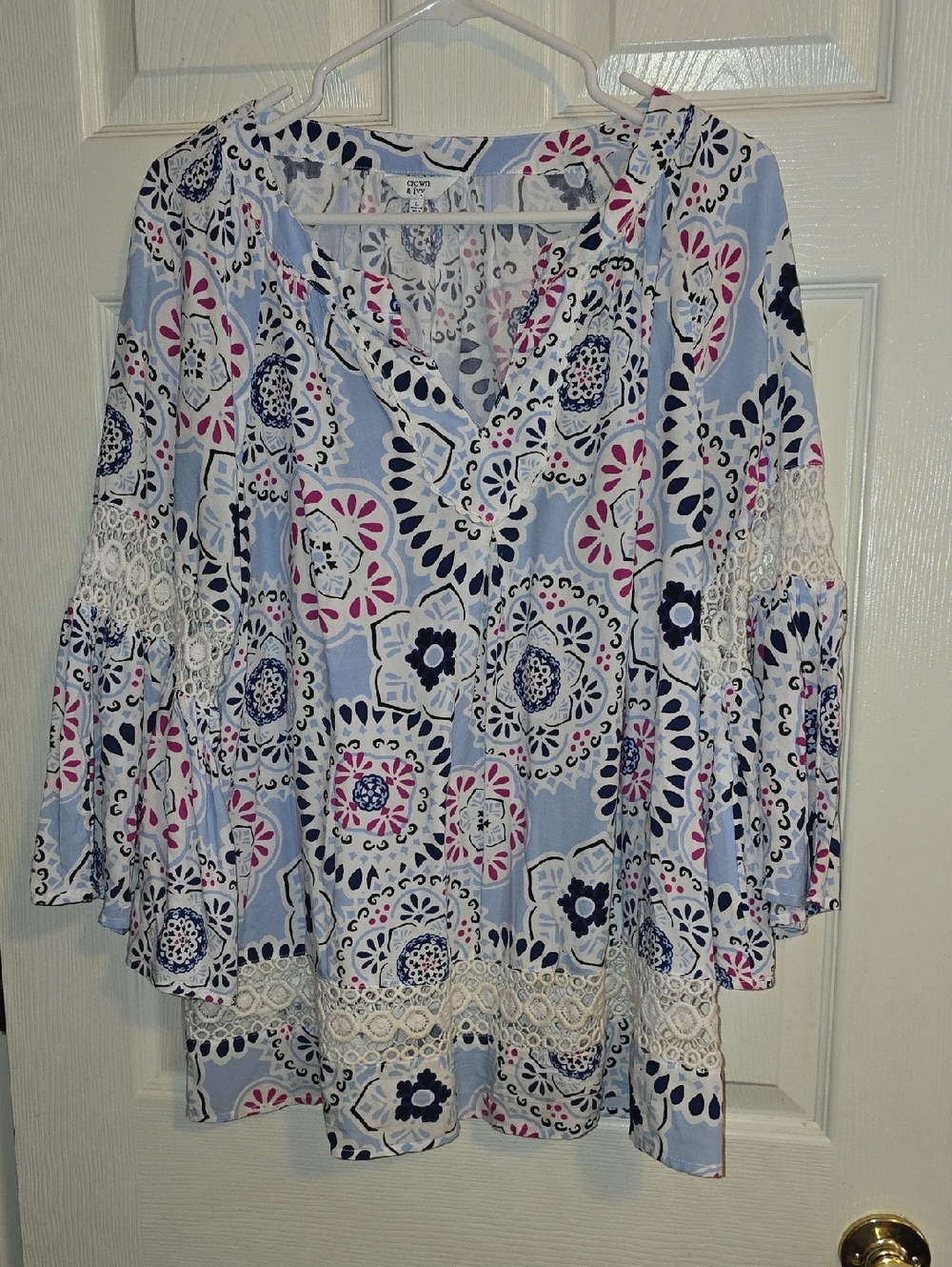 crown & ivy Light Blue Floral Medallion Crochet-Trim Tunic